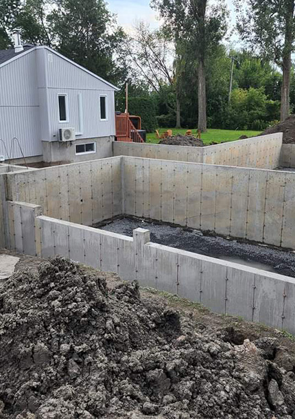 fondation de béton à Saint-Hubert